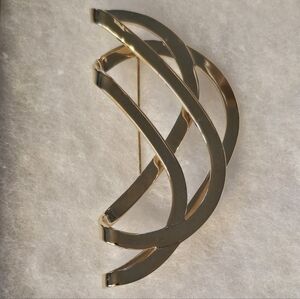 Elegant Gold-Tone Brooch